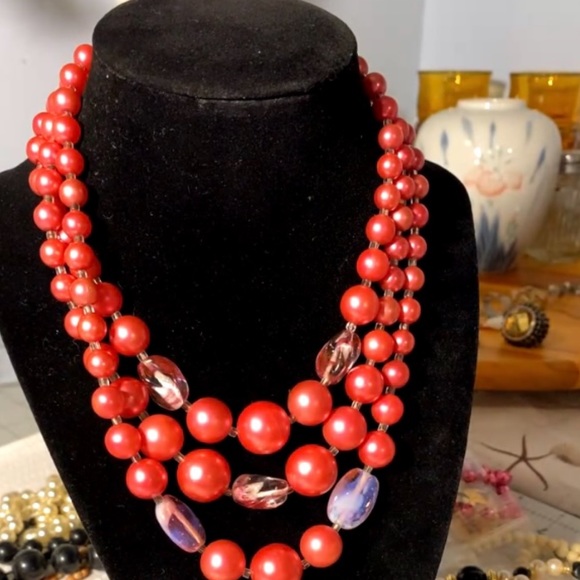 Vintage multi strand necklace lucite with glass excellent condition NWOT - Picture 4 of 14
